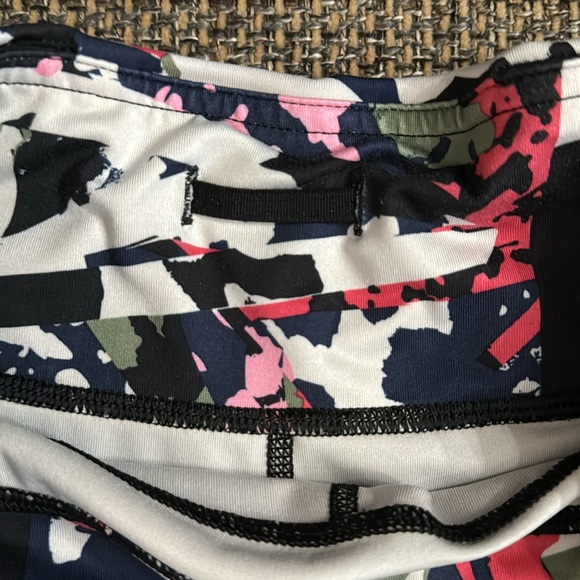 Lululemon speed track short size 4 - Picture 5 of 8